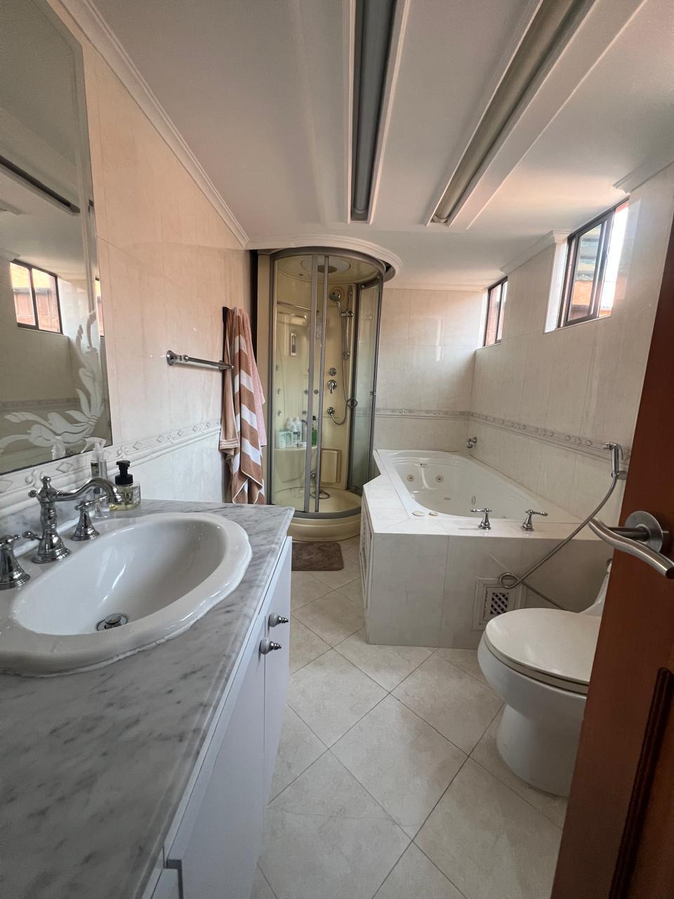 Casa en venta en la Estrella Suramerica