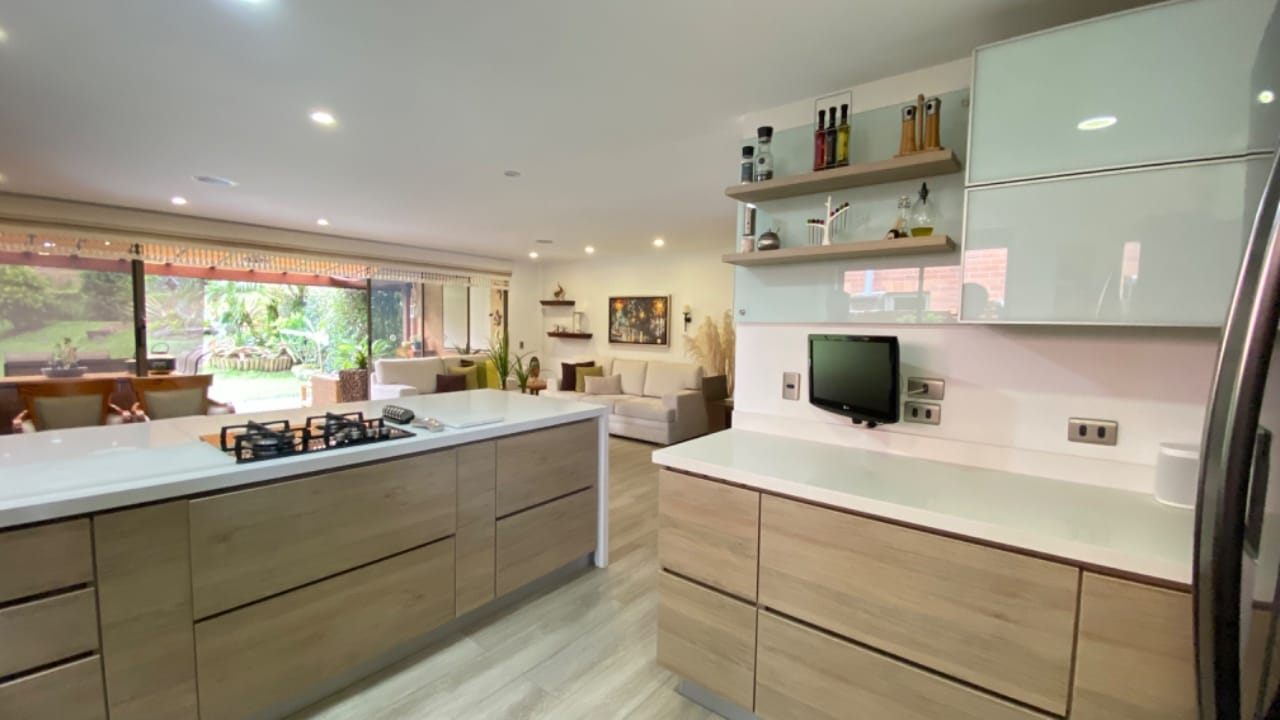 Venta de casa en El Retiro cerca al parque