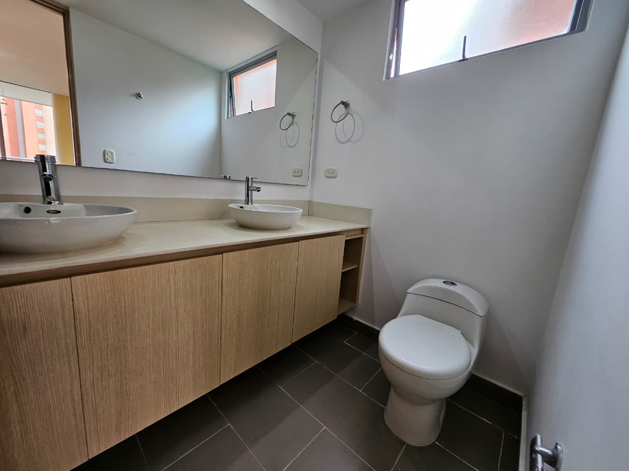 APARTAMENTO EN ARRIENDO CAMINO VERDE ENVIGADO