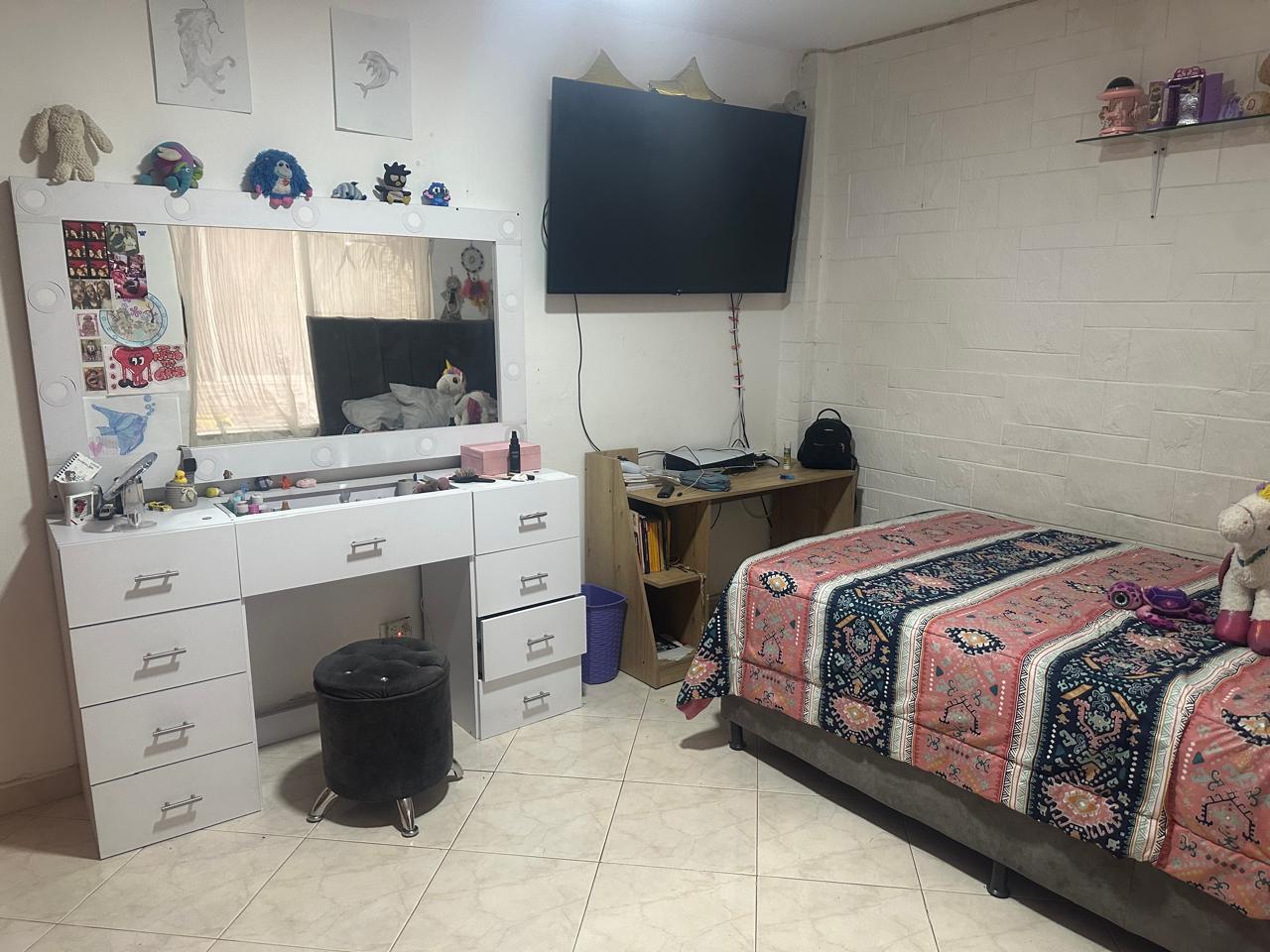 Casa en venta en la Almeria Medellin