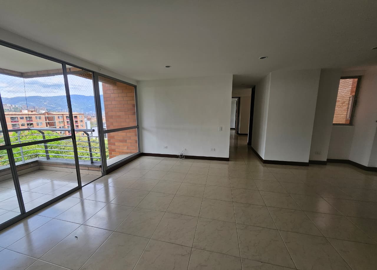 Apartamento en arriendo en la Loma del Escobero Envigado