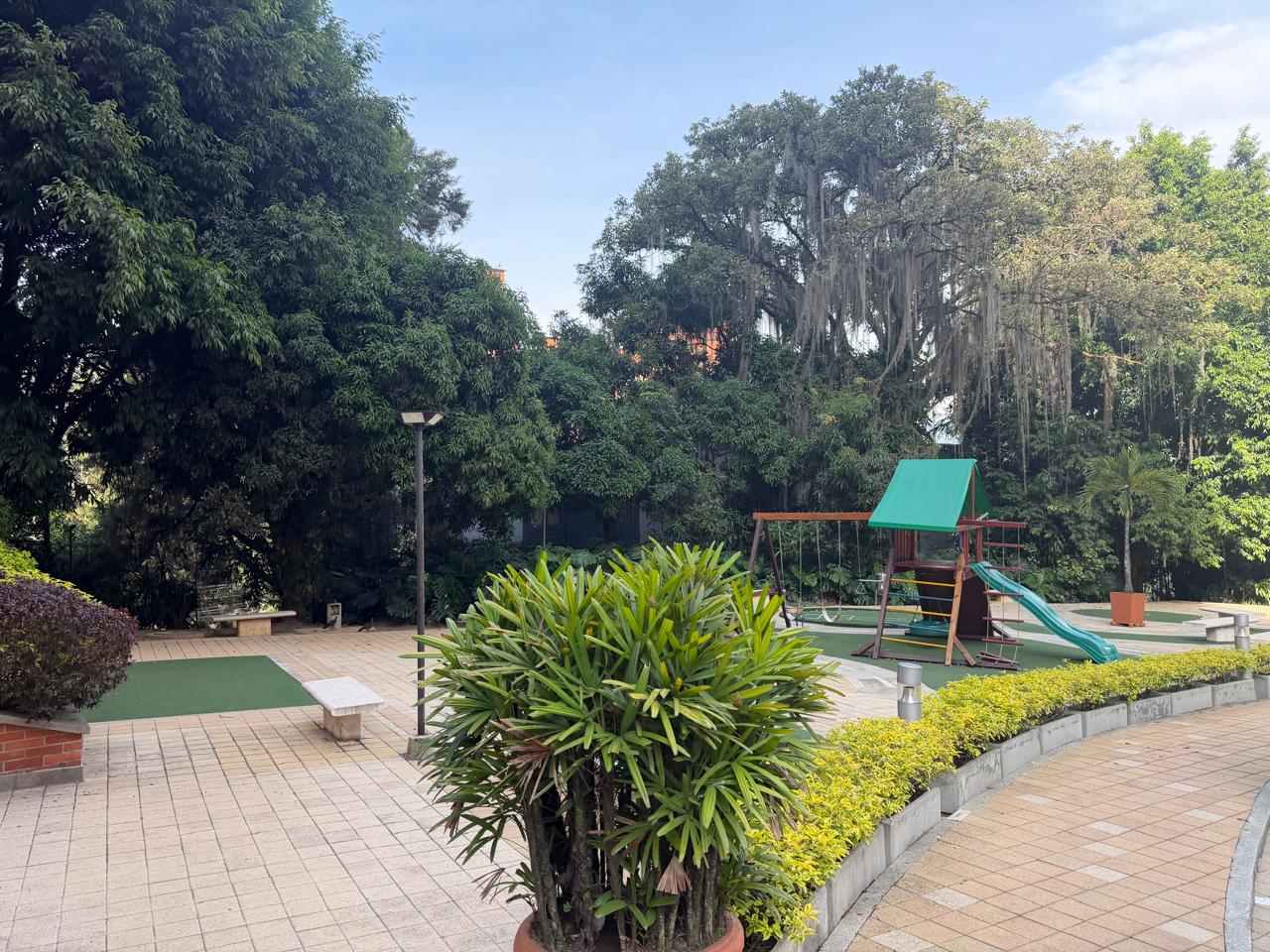 Apartamento en venta en Castropol Medellin