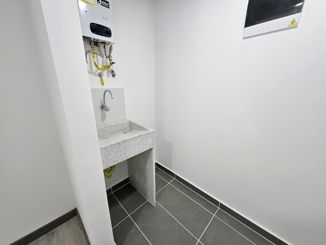 Apartaestudio para estrenar en arriendo en Las Palmas Medellín