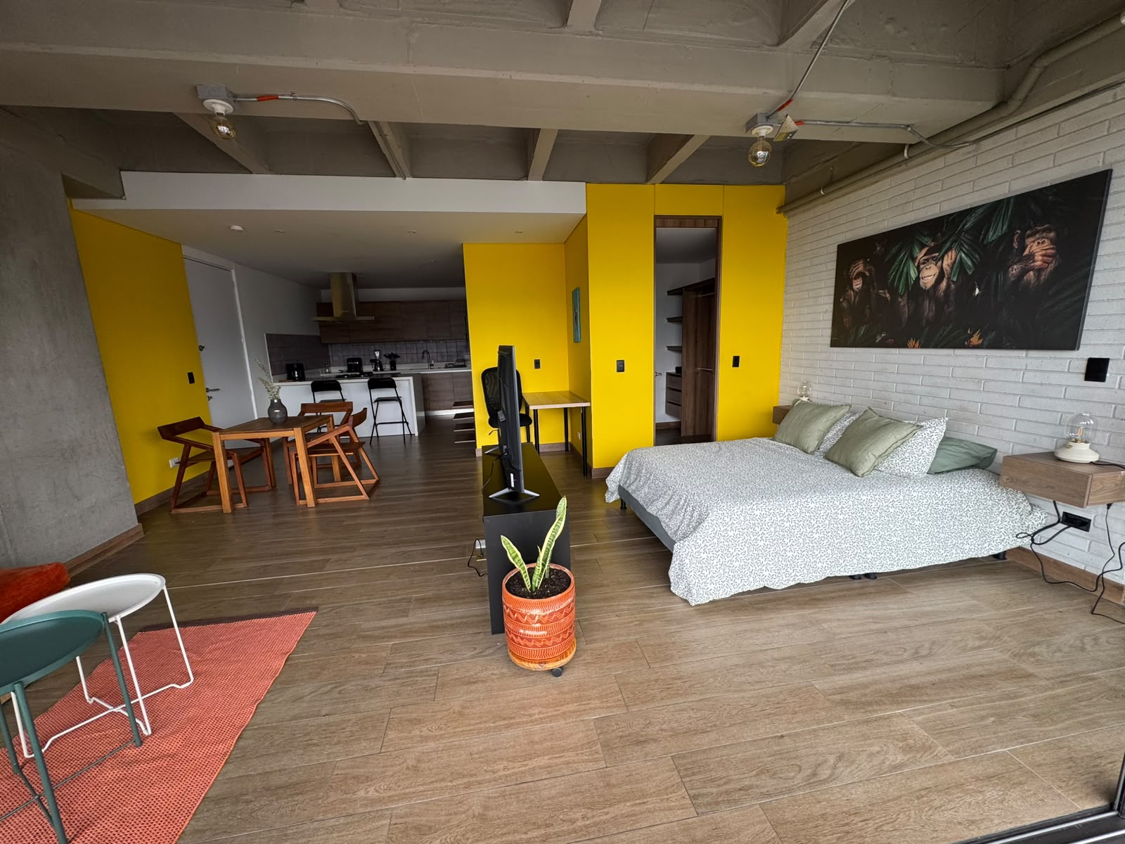 Apartaestudio amoblado para arriendo en Ciudad del Río El Poblado