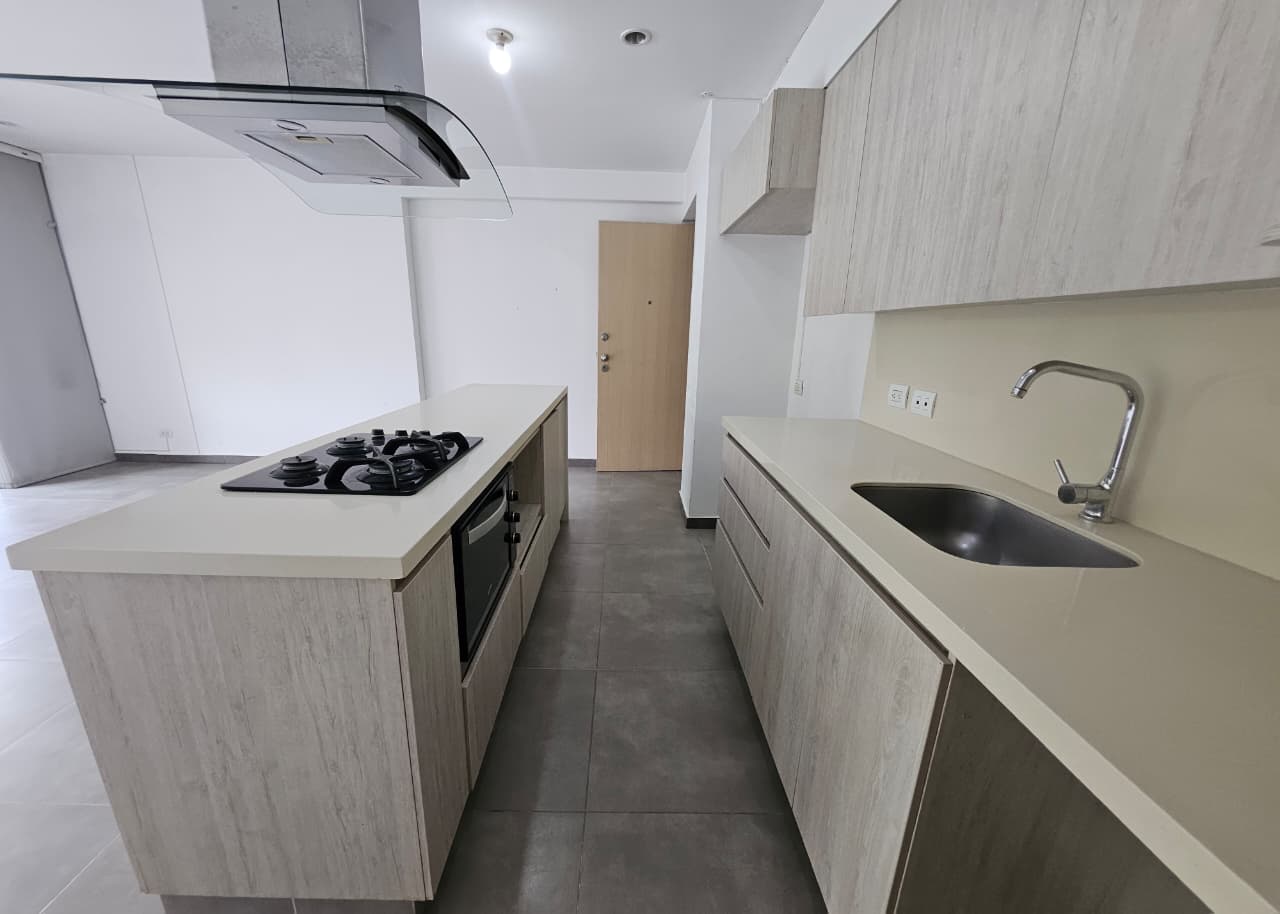 Apartamento en arriendo en Loma de Las Brujas Envigado