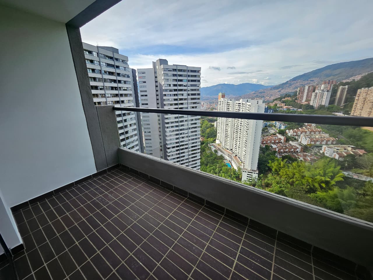 Apartamento para estrenar en arriendo en Las Palmas Medellín