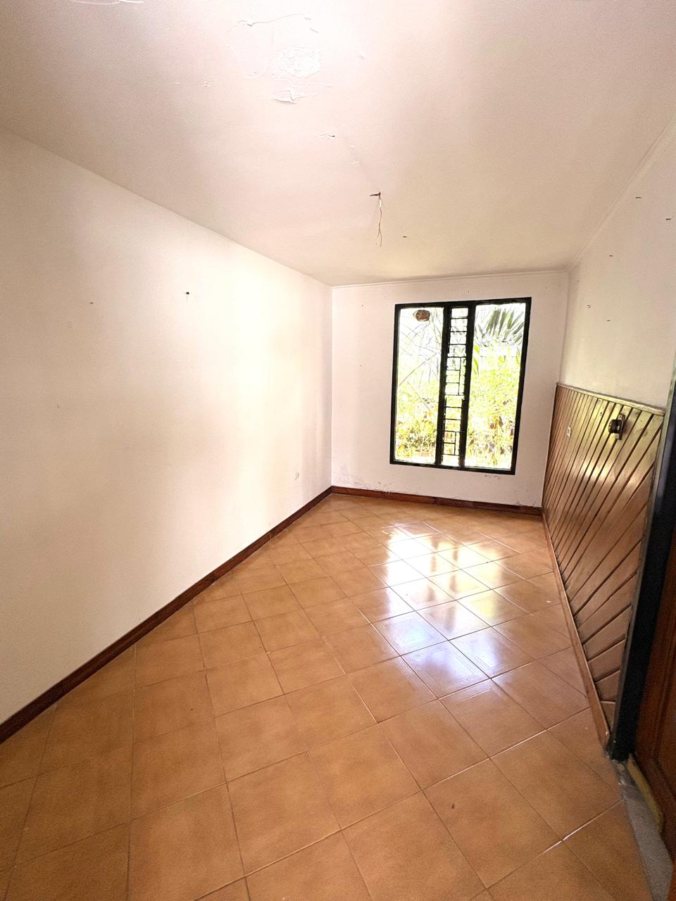 Casa Lote para venta en Poblado  Castropol