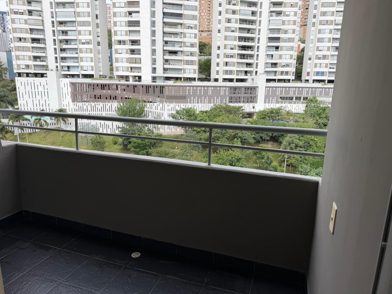 Apartamento en arriendo en Loma del Indio El Poblado Medellín