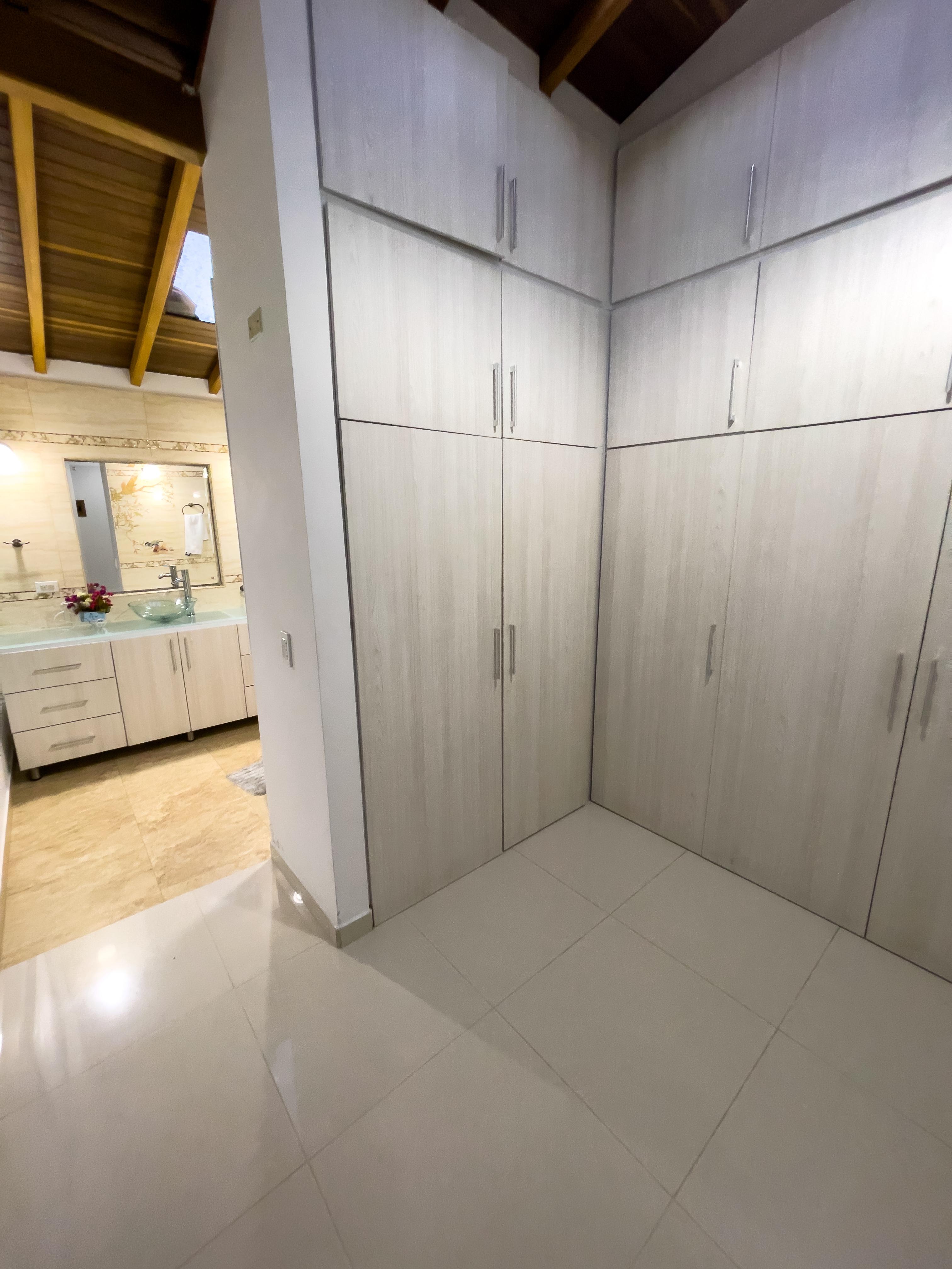 Casa para la venta en La Estrella Cerca del Parque Antioquia