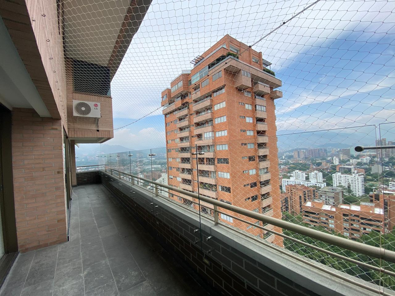 Pent hause dúplex en venta en Poblado los Parra Medellín