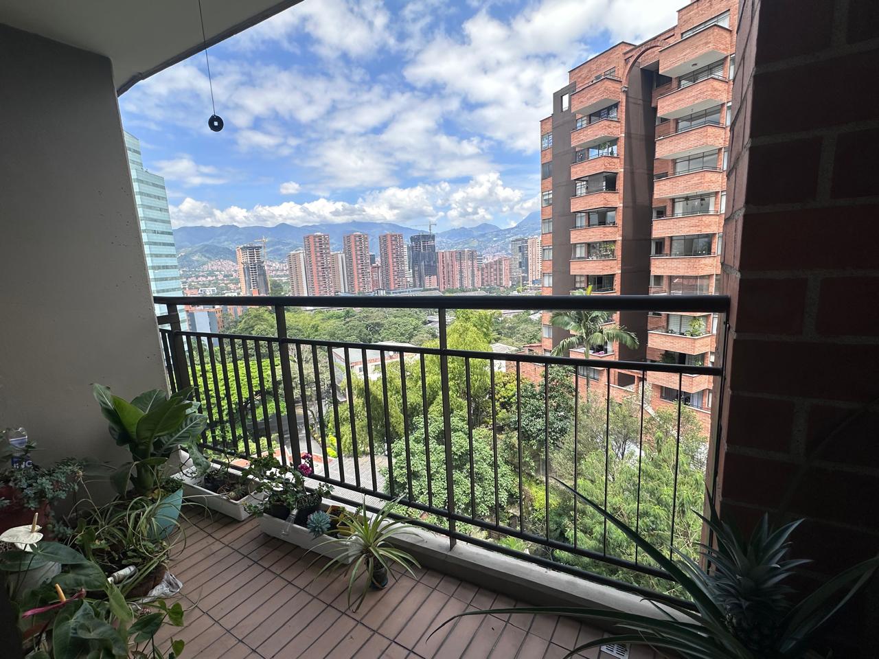 Apartamento en venta en Castropol Medellin