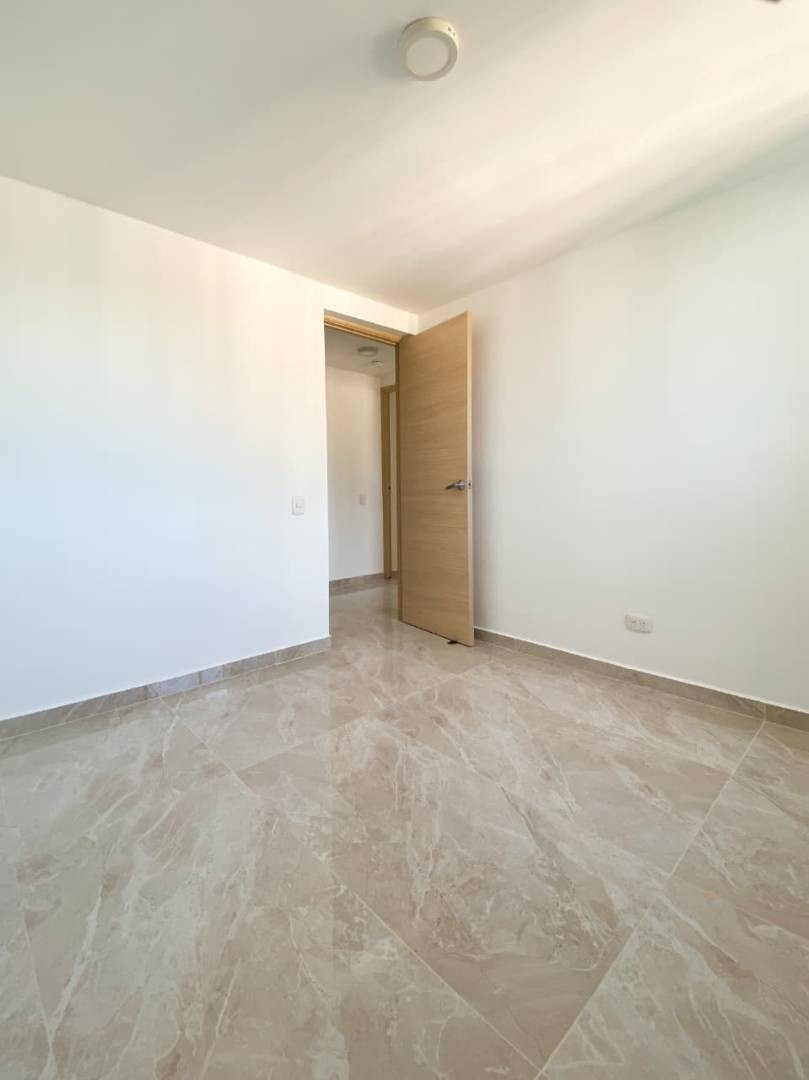 Apartamento para arriendo en la estrella Suramérica.