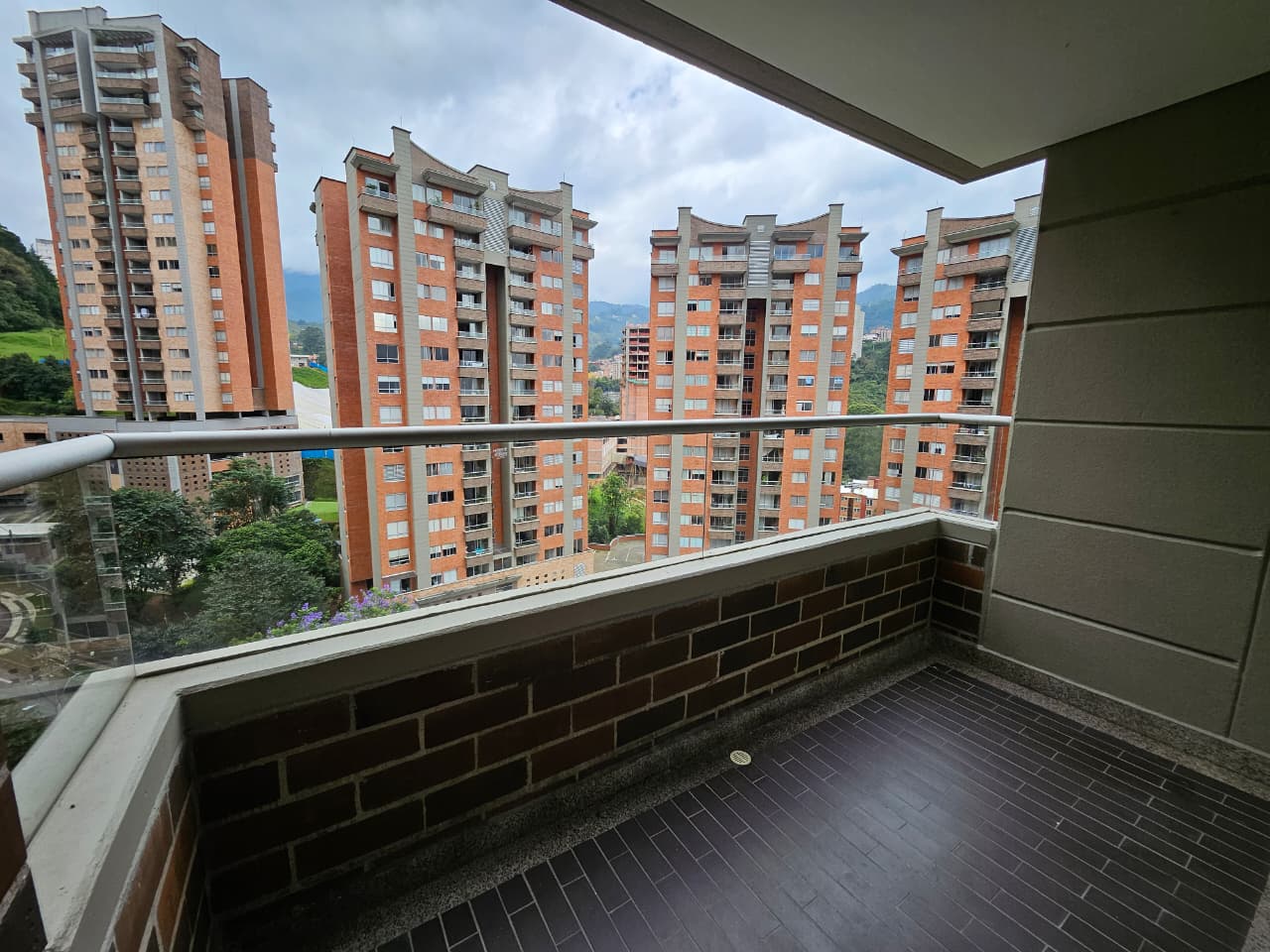 APARTAMENTO EN ARRIENDO CAMINO VERDE ENVIGADO