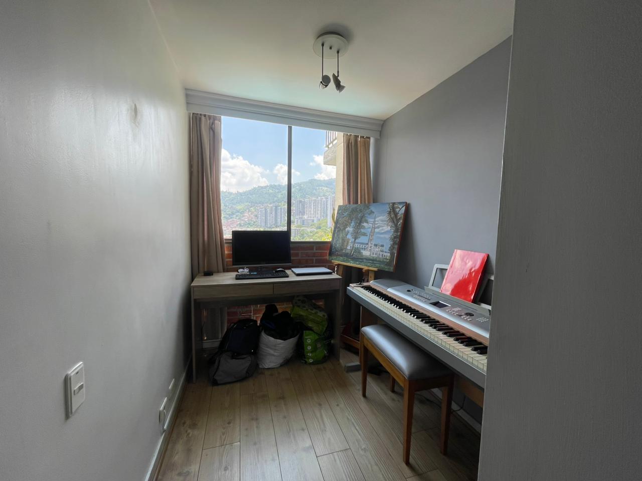 Apartamento en venta en la Loma de los Bernal