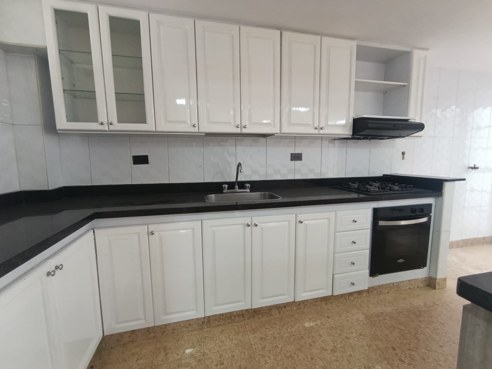 Casa para Arriendo  en Loma de los Bernal Medellín