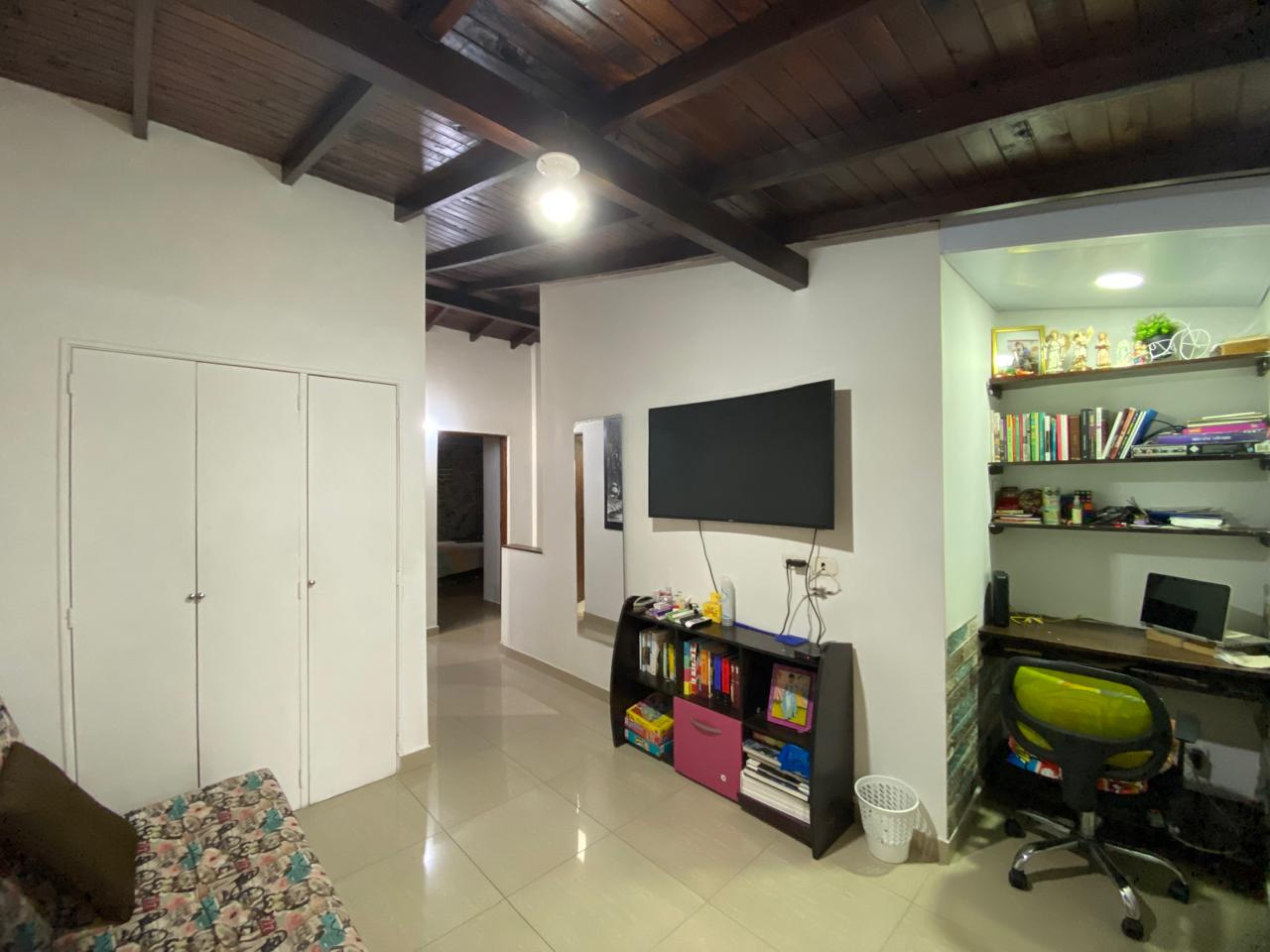 Casa de 2 niveles en venta en Envigado, El Dorado.