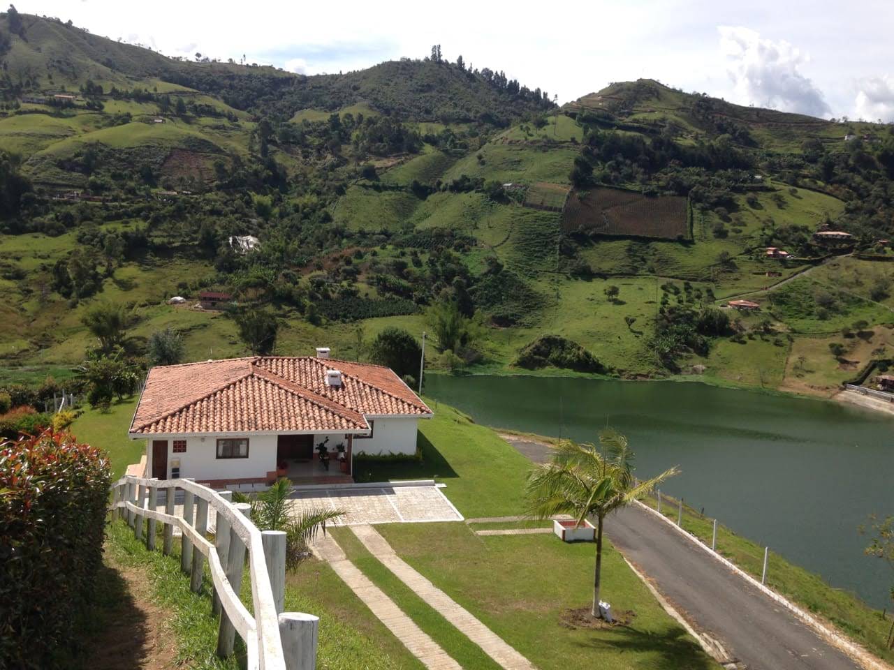 Casa lote  en venta en el Peñol  Antioquia