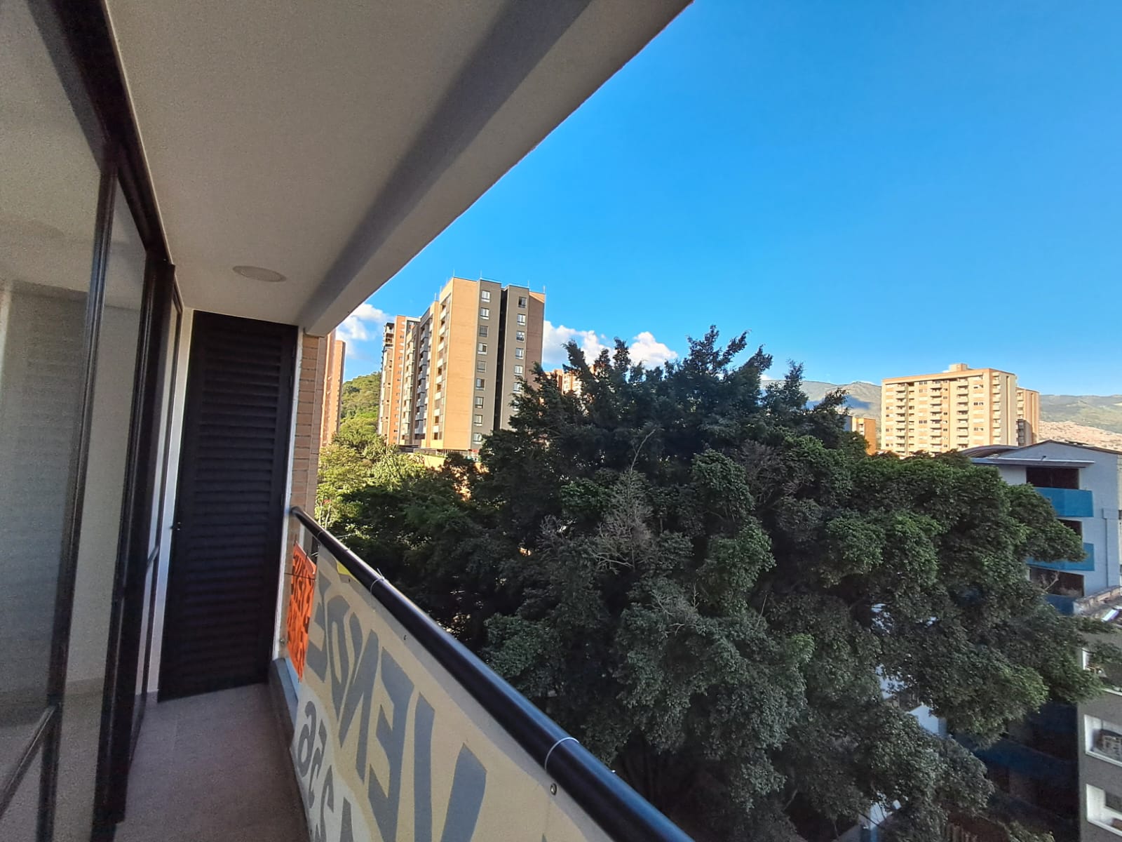 Apartamento en venta en Los Colores   Medellín