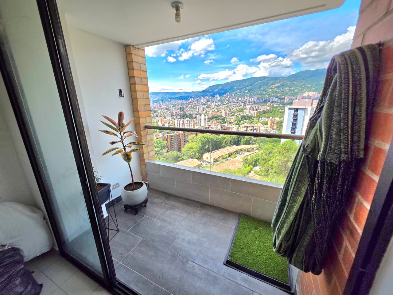 Apartamento en venta en Envigado sector Loma del Barro