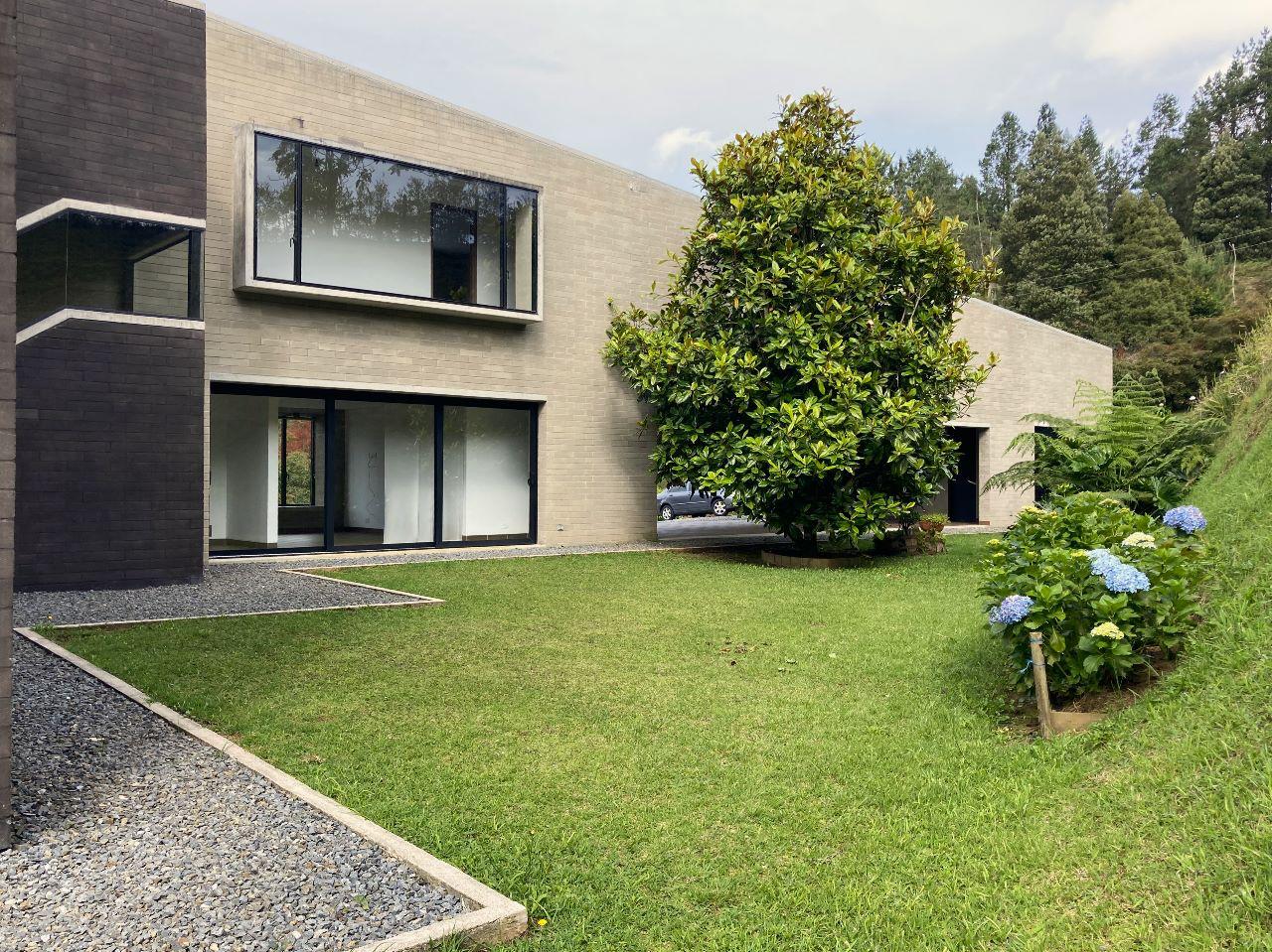 Casa en venta    en Envigado Loma de El Escobero