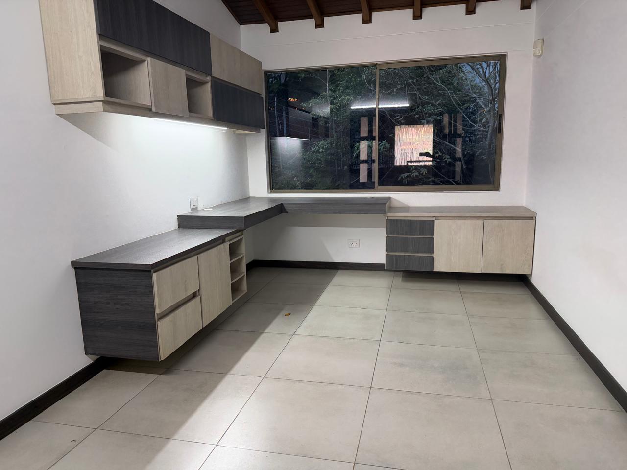 Casa en venta en Envigado Benedictinos