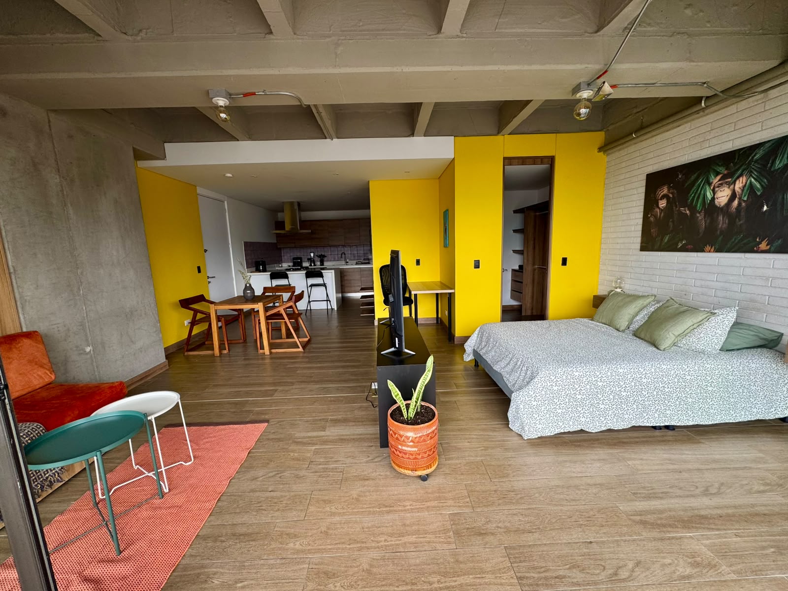 Apartaestudio amoblado para arriendo en Ciudad del Río El Poblado
