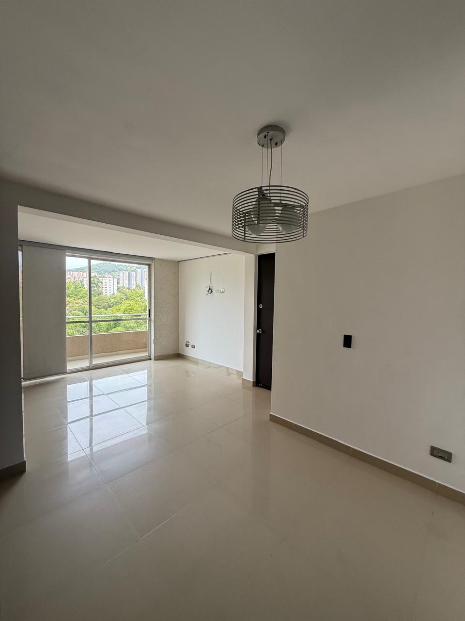 Venta de apartamento en Loma de Los Bernal  Medellin