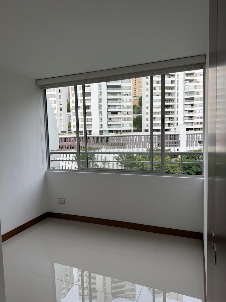 Apartamento en arriendo en Loma del Indio El Poblado Medellín