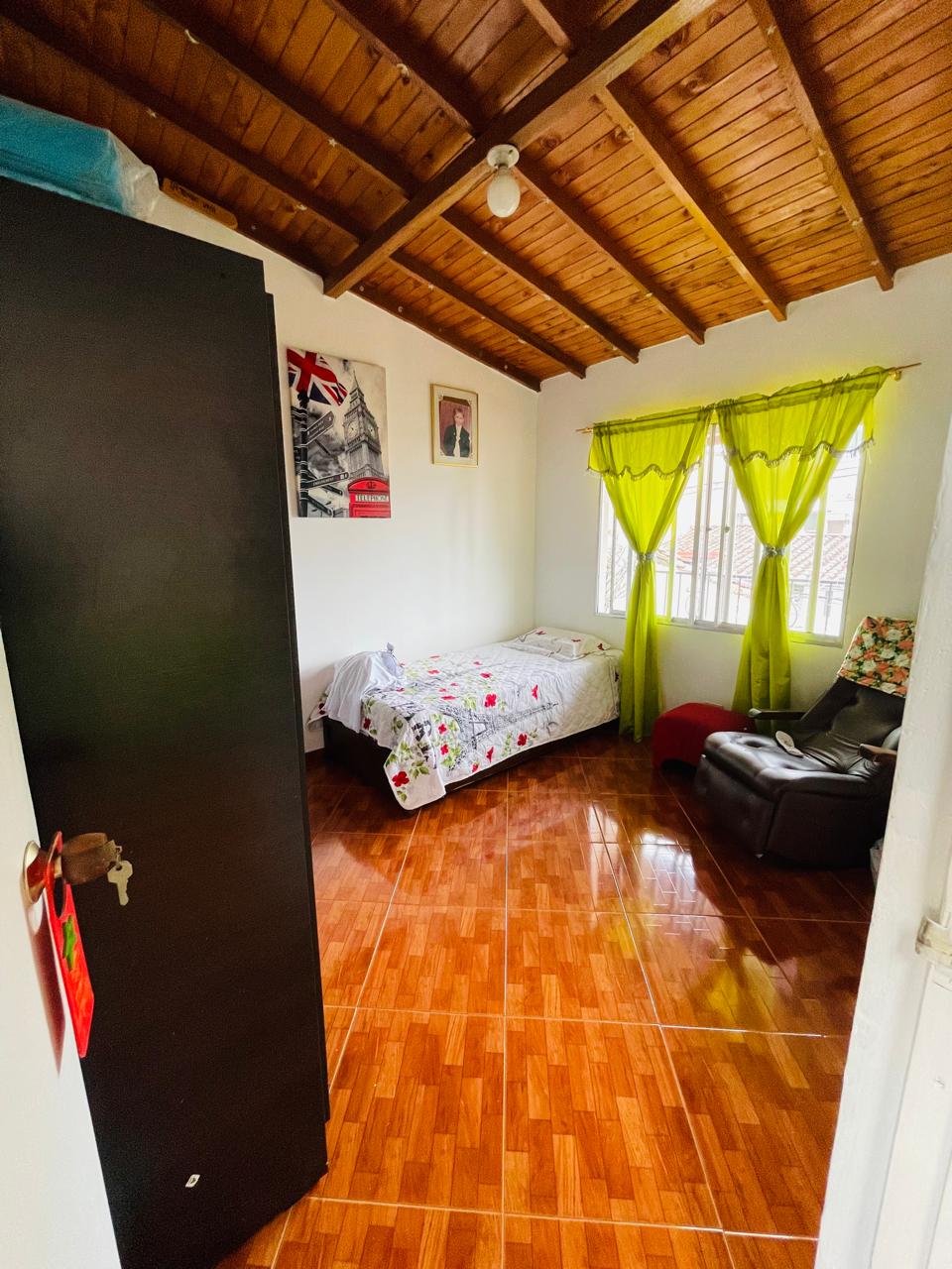 VENDO CASA EN ROBLEDO LOPEZ DE MESA MEDELLIN