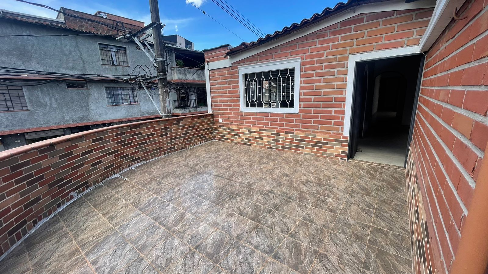 Venta de casa independiente en Envigado Camino Verde segundo nivel