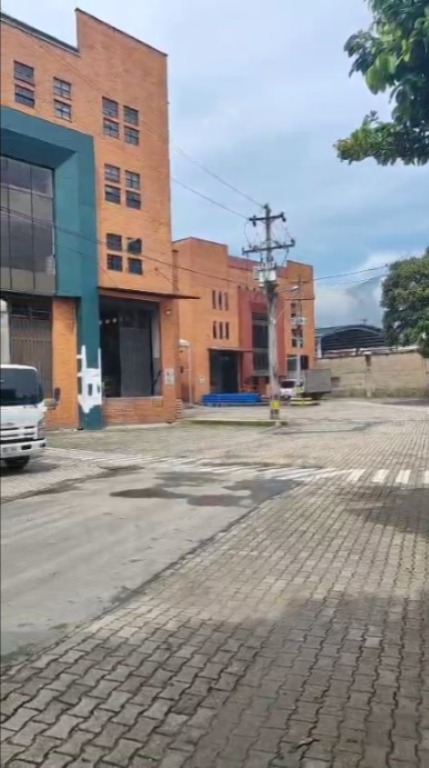 Bodega para venta  cerca de fabricas Unidas