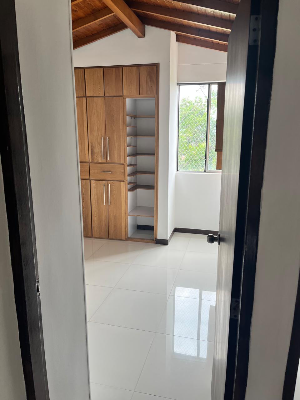 Apartamento en Venta Medellin Loma de los Bernal