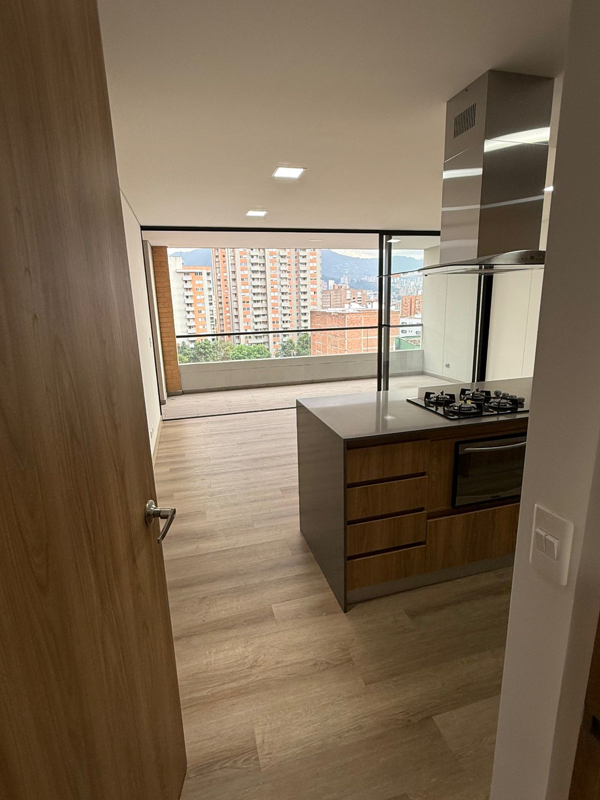 Apartamento en venta para estrenar en Los Colores Medellin
