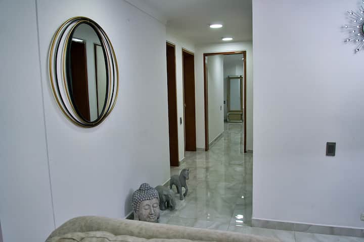 Apartamento para la venta en Medellin Poblado Los Parra