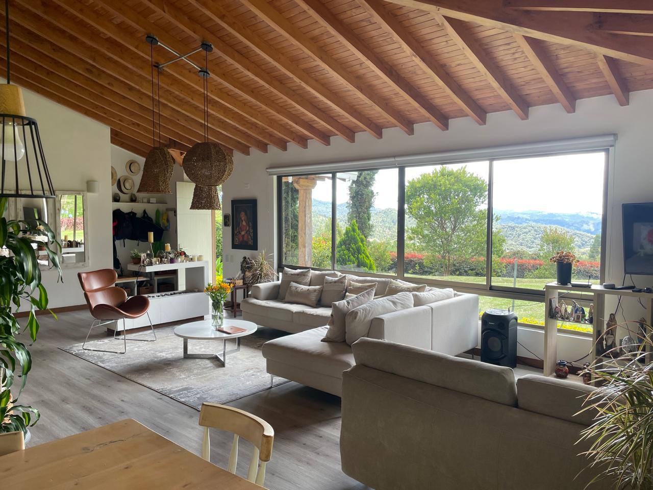 Casa para arriendo en Envigado Loma del Escobero