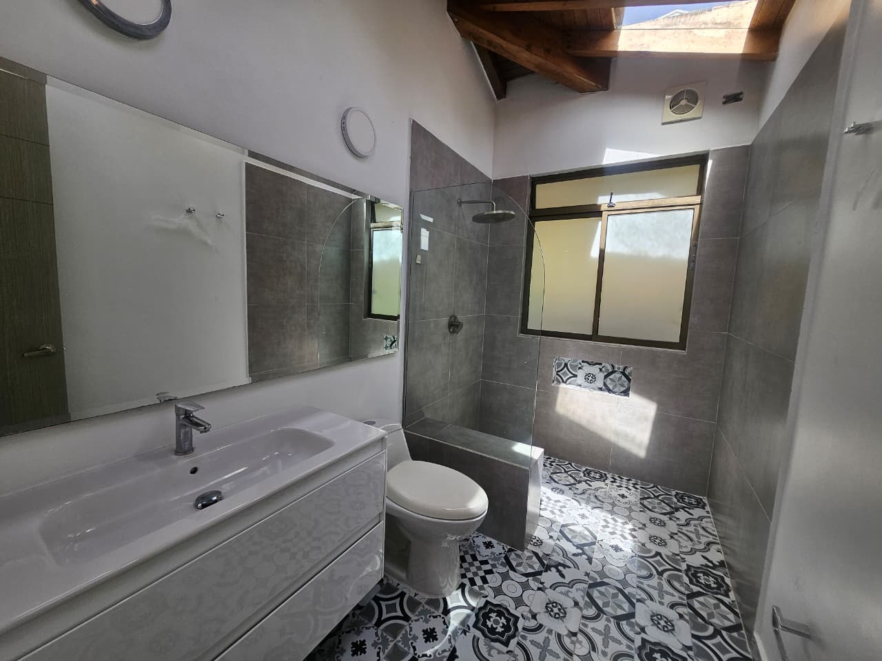 Casa para arriendo en Envigado Loma del Escobero