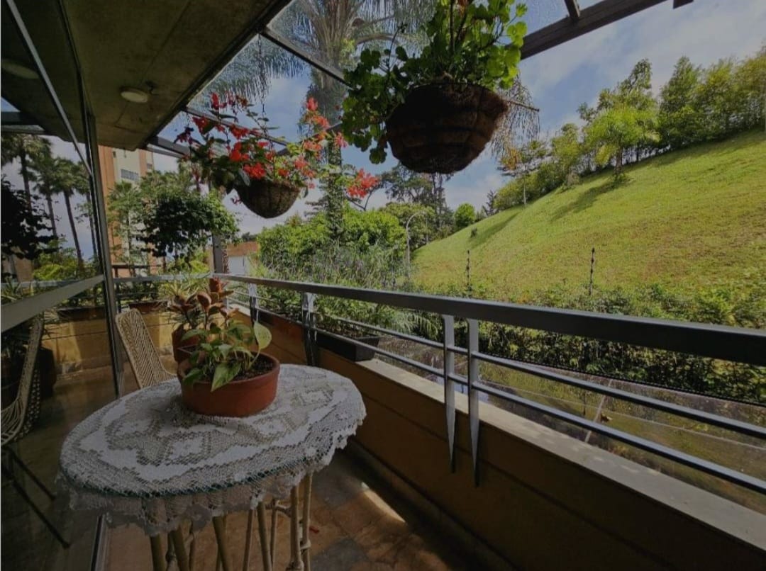 Casa en venta en Altos del Poblado cerca del Tesoro  Medellin