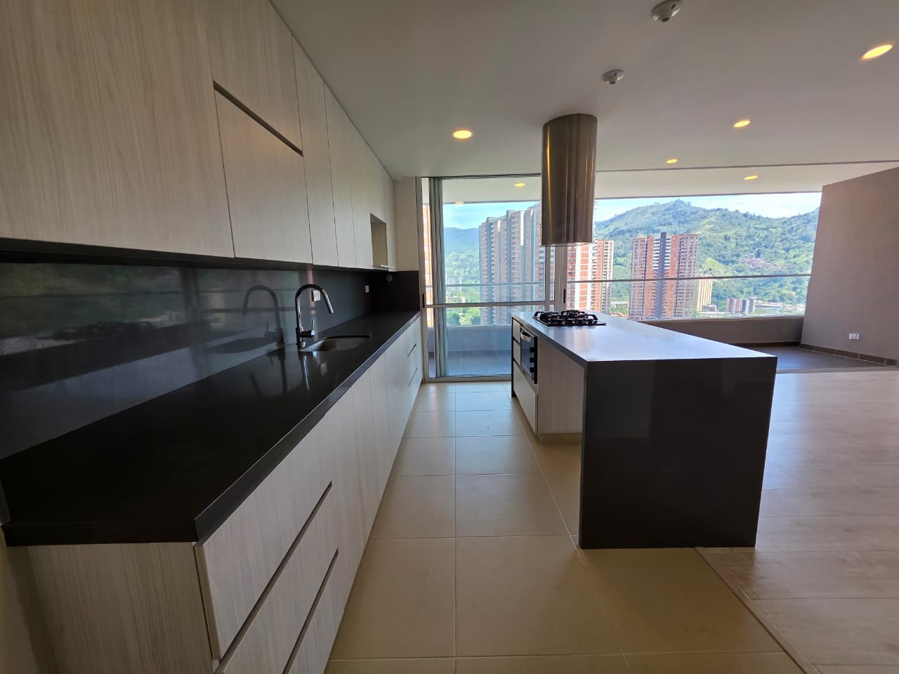 Apartamento en venta Suramérica 108 m² mas parqueadero doble