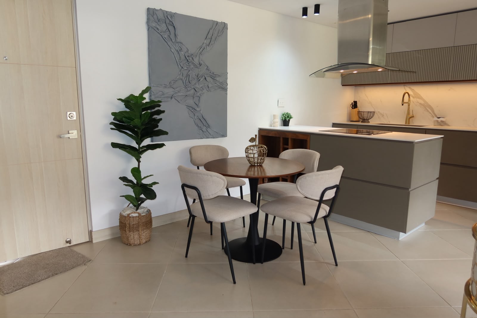 Apartamento amoblado para arriendo en Camino Verde Envigado