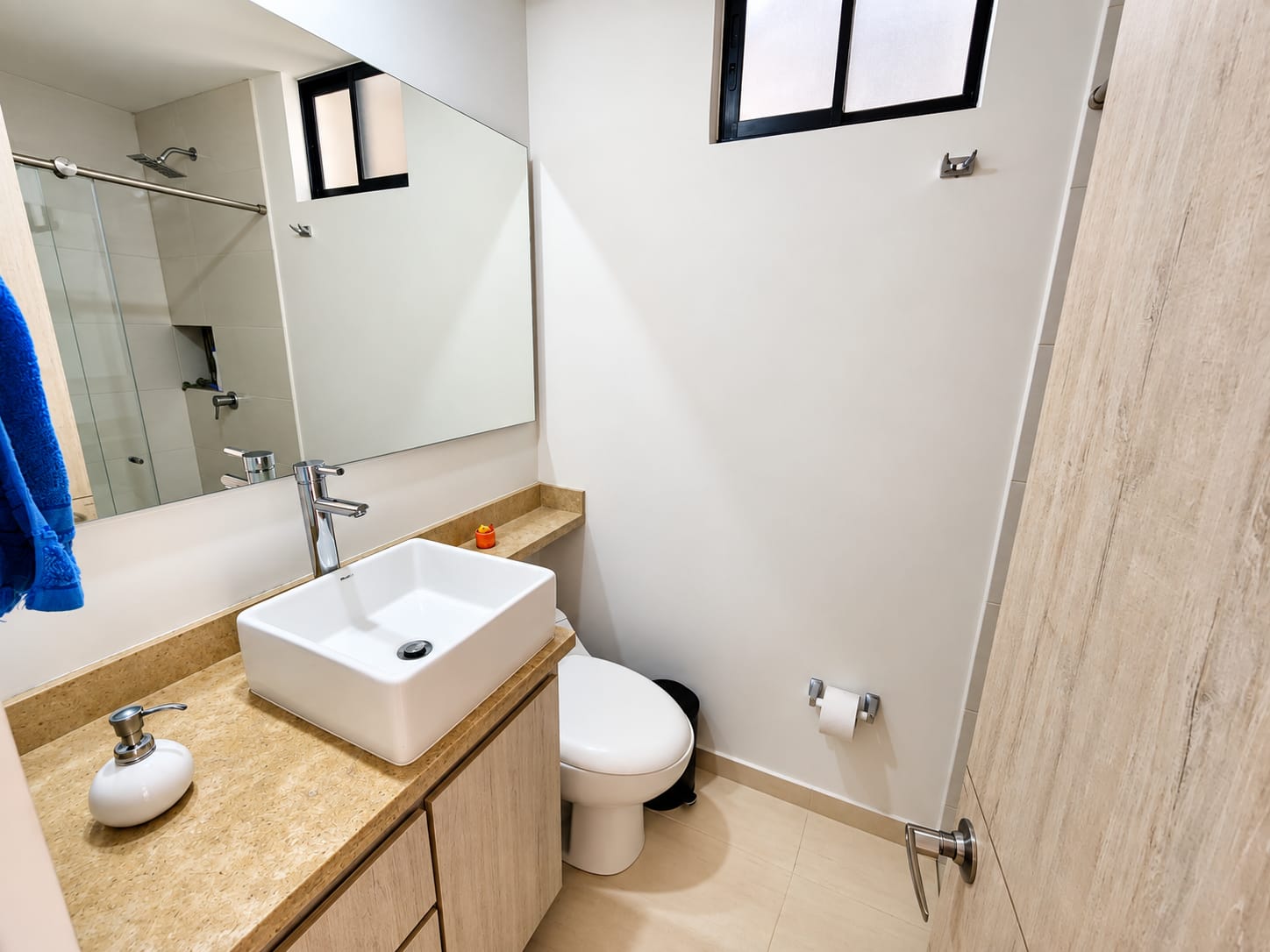 Apartamento en venta Alto Las Flores Sabaneta parqueadero lineal