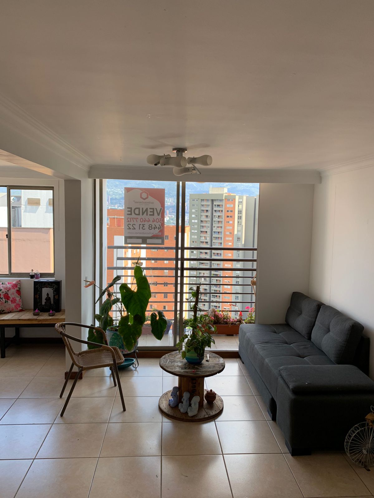 Apartamento en venta Medellin Loma de los Bernal