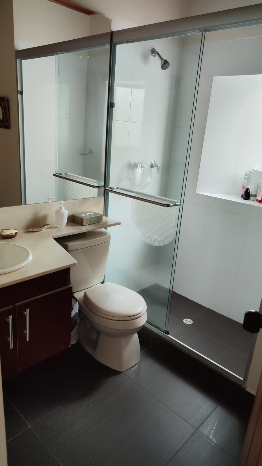 Casa finca en venta en Guatape  Antioquia con acceso a la represa