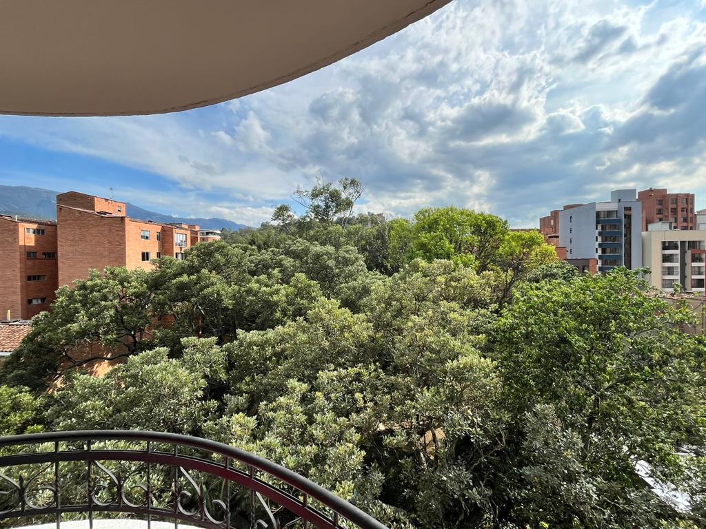 Apartamento en venta  en Conquistadores - Medellín