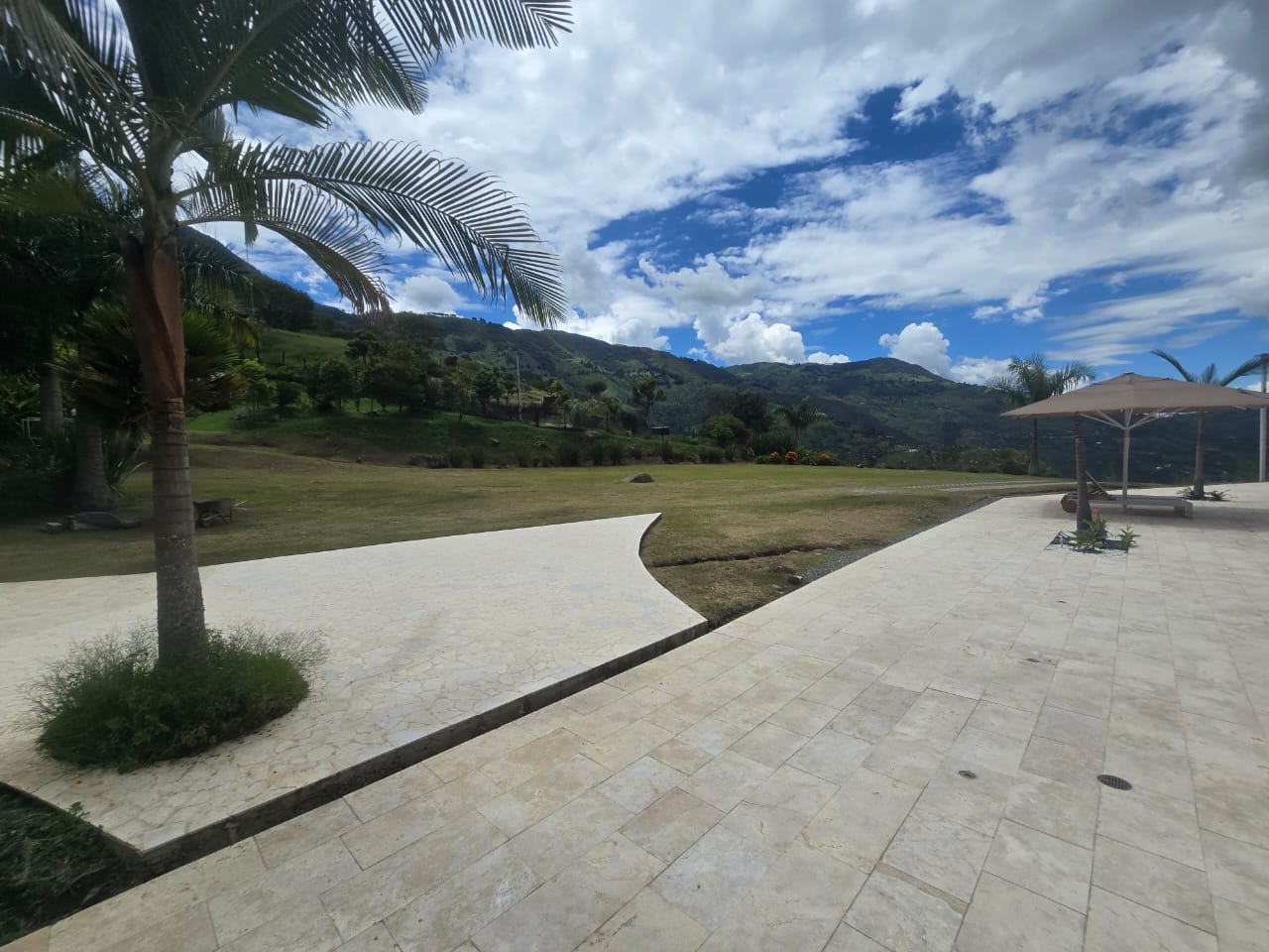 FINCA PARA LA VENTA EN COPACABANA