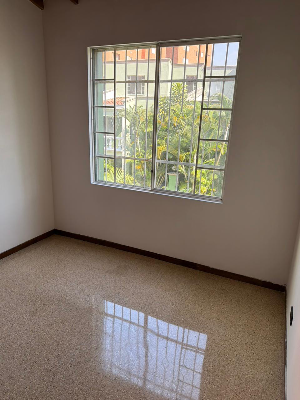 Casa para Arriendo  en Loma de los Bernal Medellín