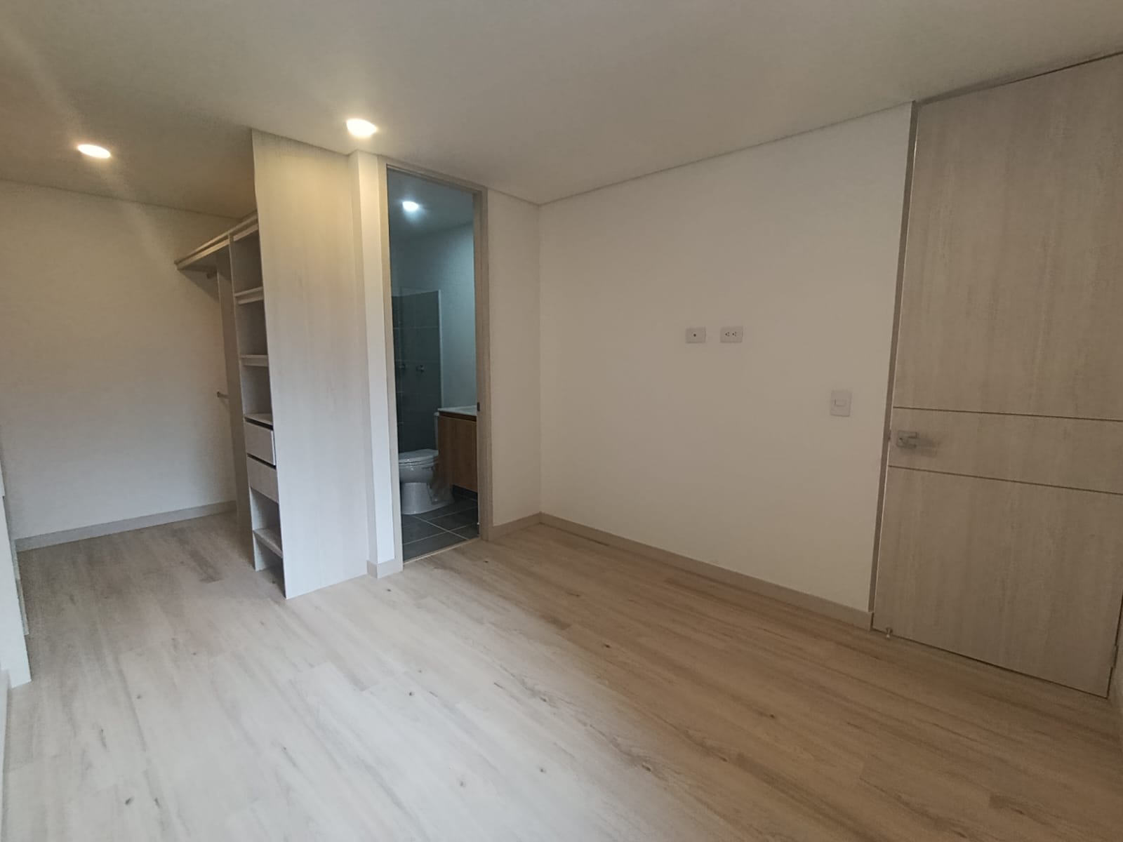 Arriendo apartamento en La Estrella para estrenar
