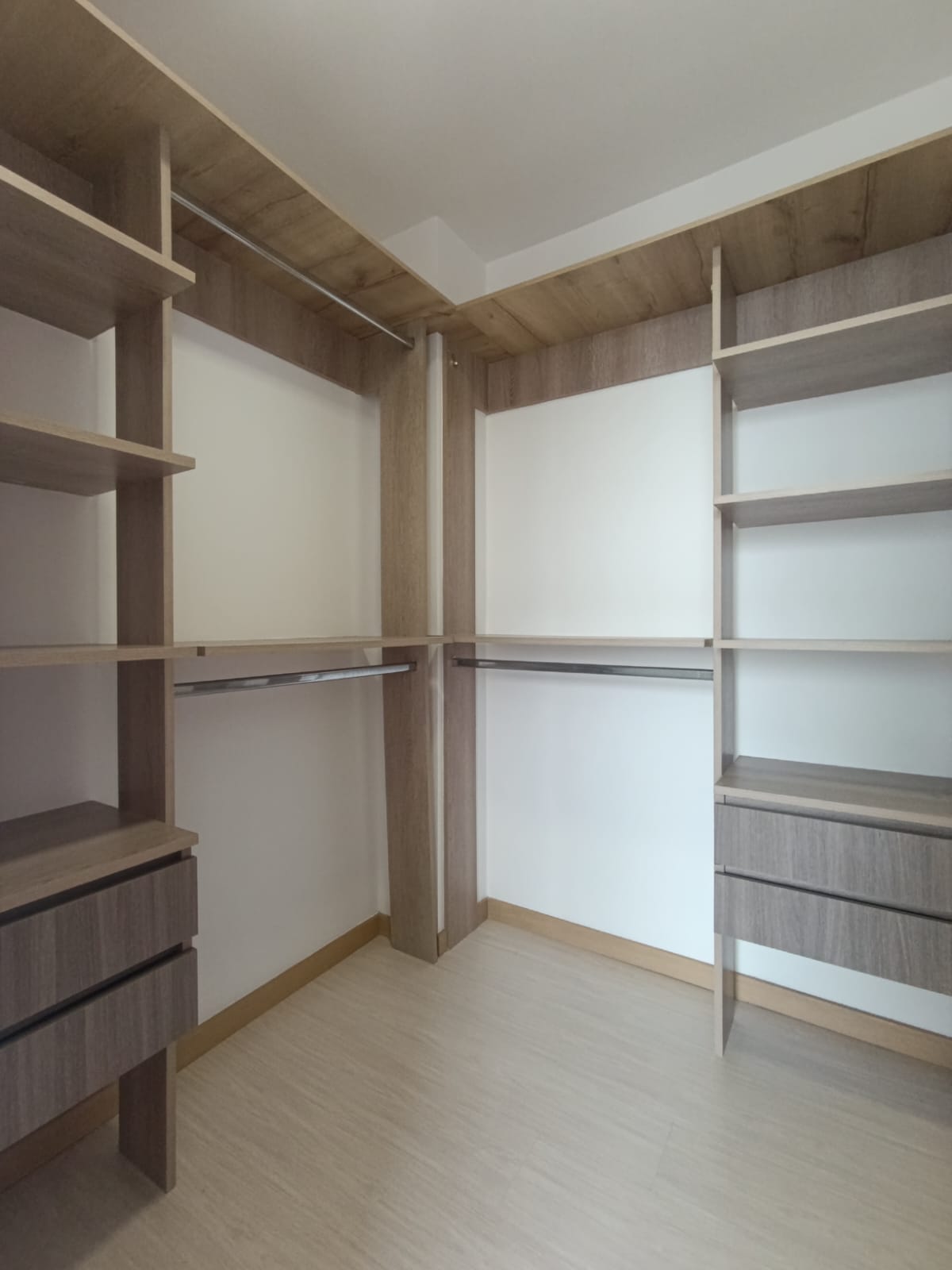 Apartamento en venta en Castropol Medellin