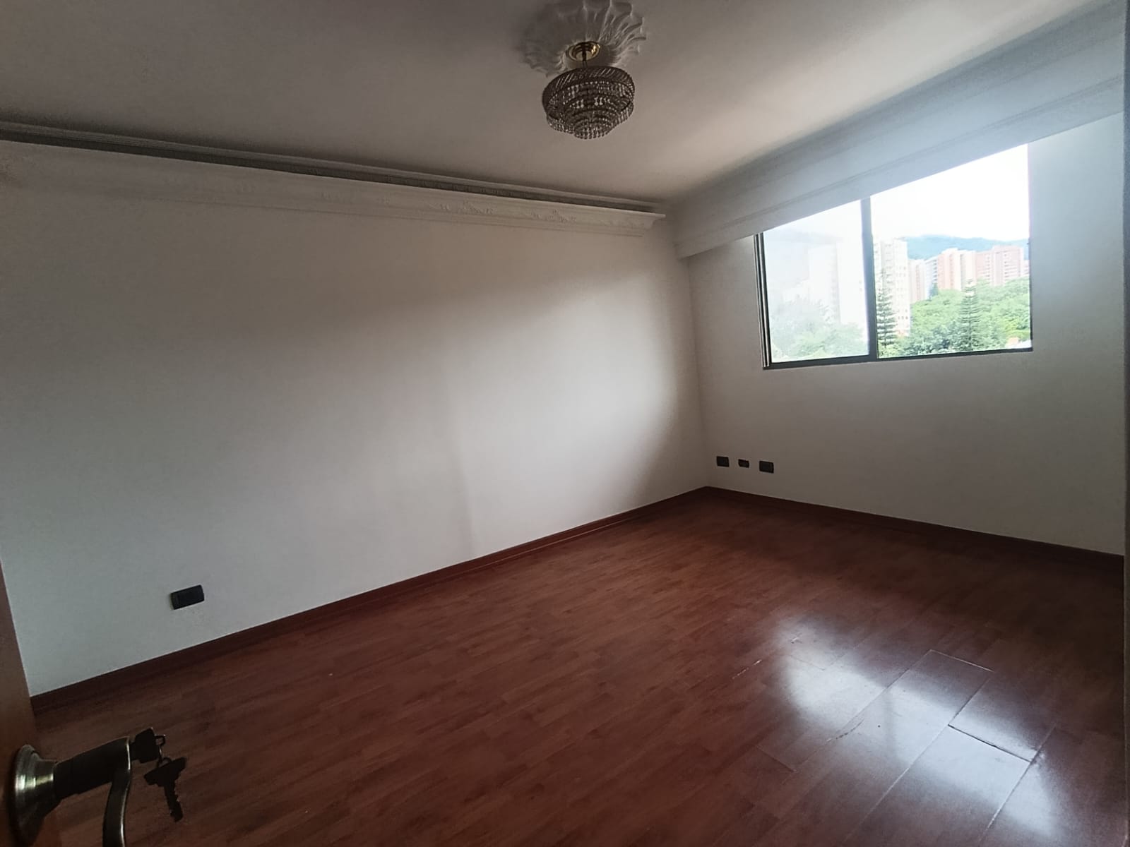 Apartamento Dúplex  en Arriendo Loma de los Bernal
