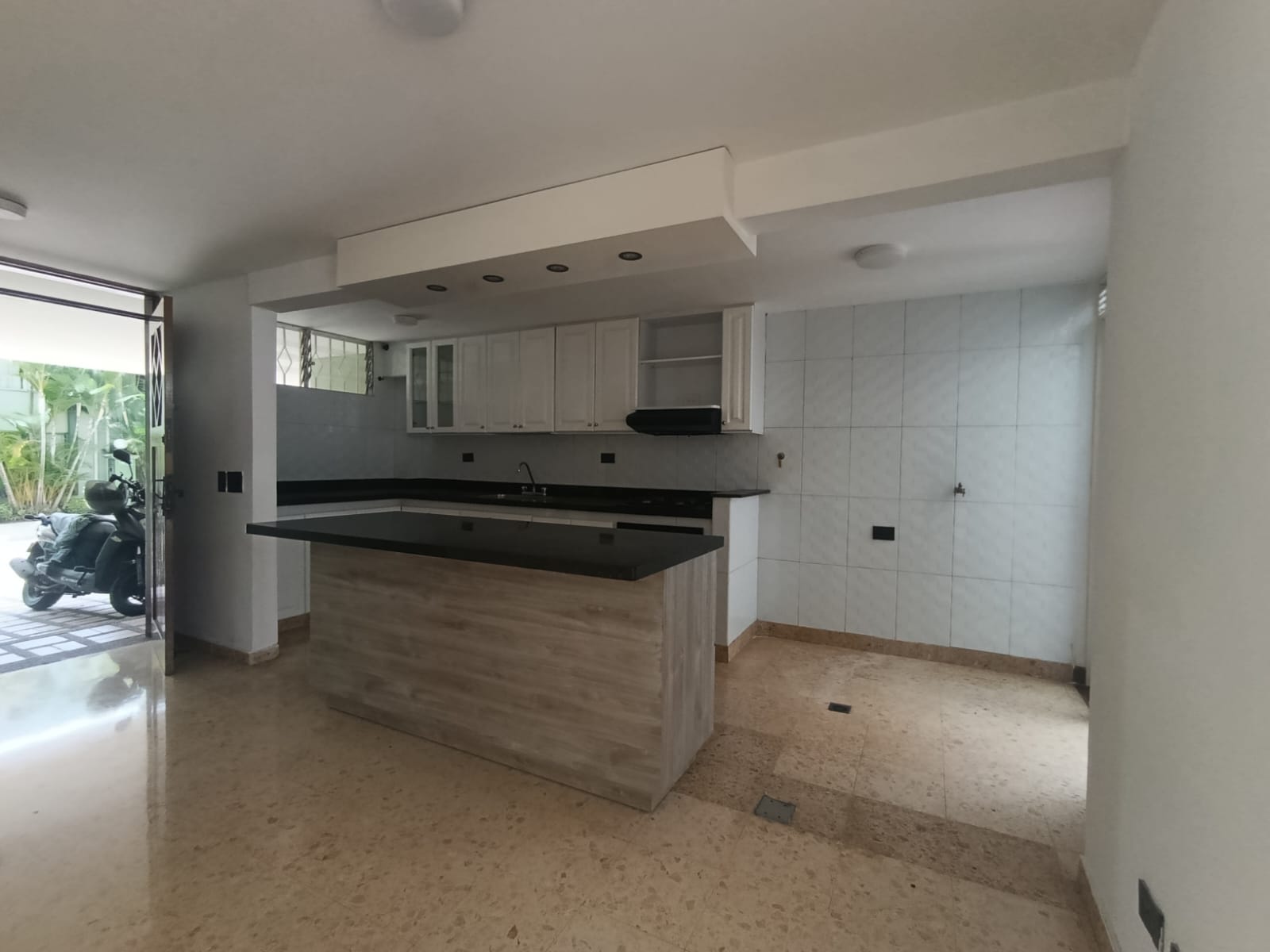 Casa para Arriendo  en Loma de los Bernal Medellín