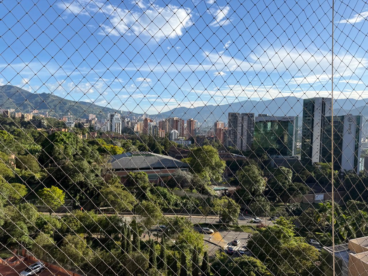 Apartamento amoblado en arriendo en El Poblado sector Los Balsos